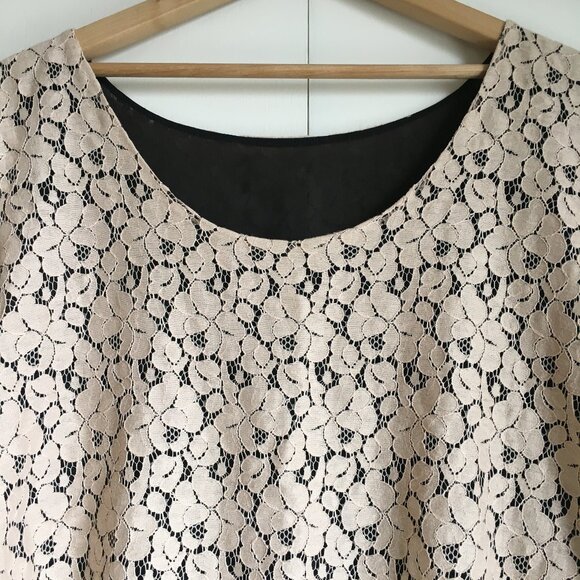 Champagne Pink Floral Lace Short Sleeve Top - Picture 3 of 15